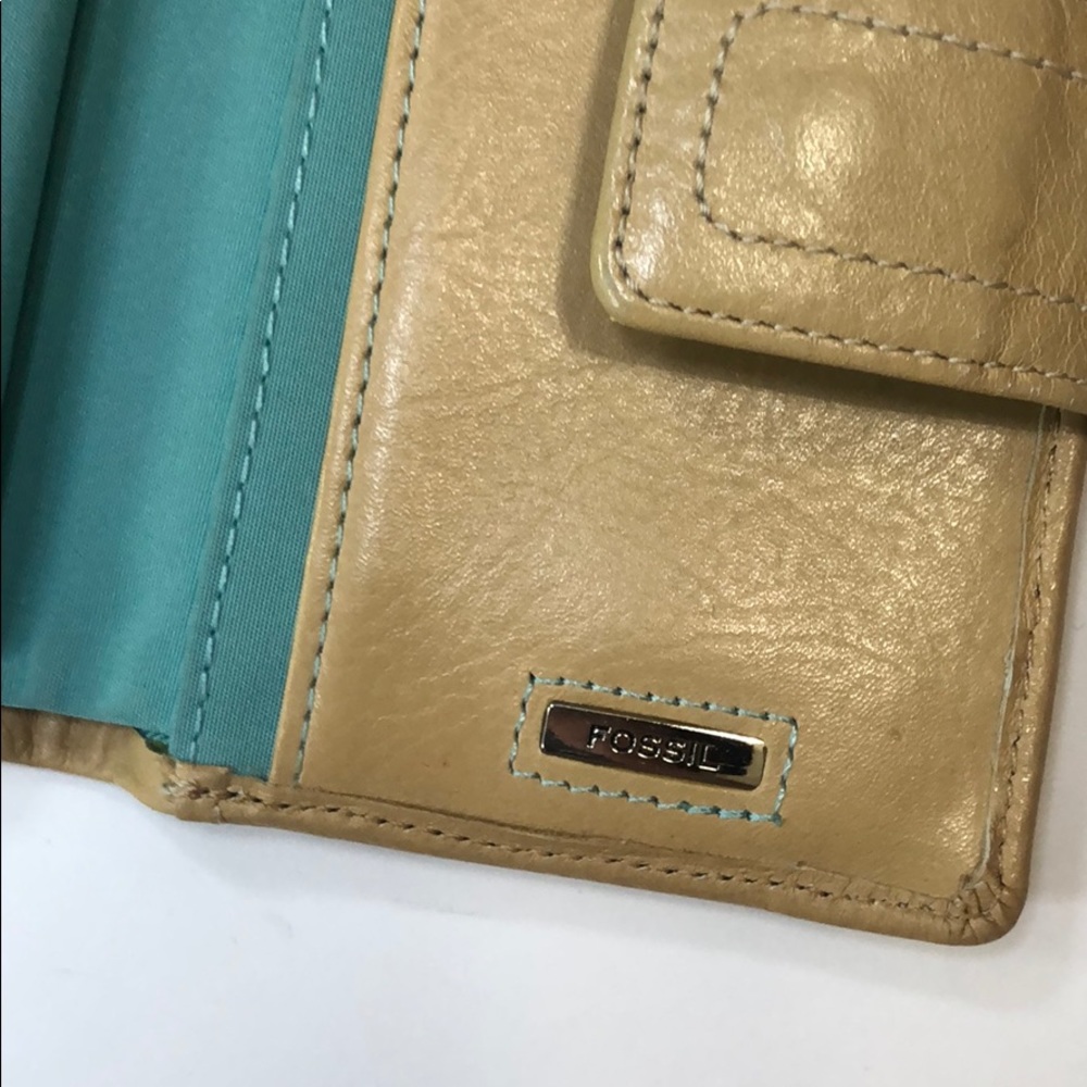 Fossil Light Tan Folded Wallet Snap Closure - image 5